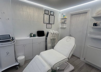 Elegant treatment room at SCULPTED & SKIN incorporating The Fat Freeze Specialist™ in Ware, England, GB.