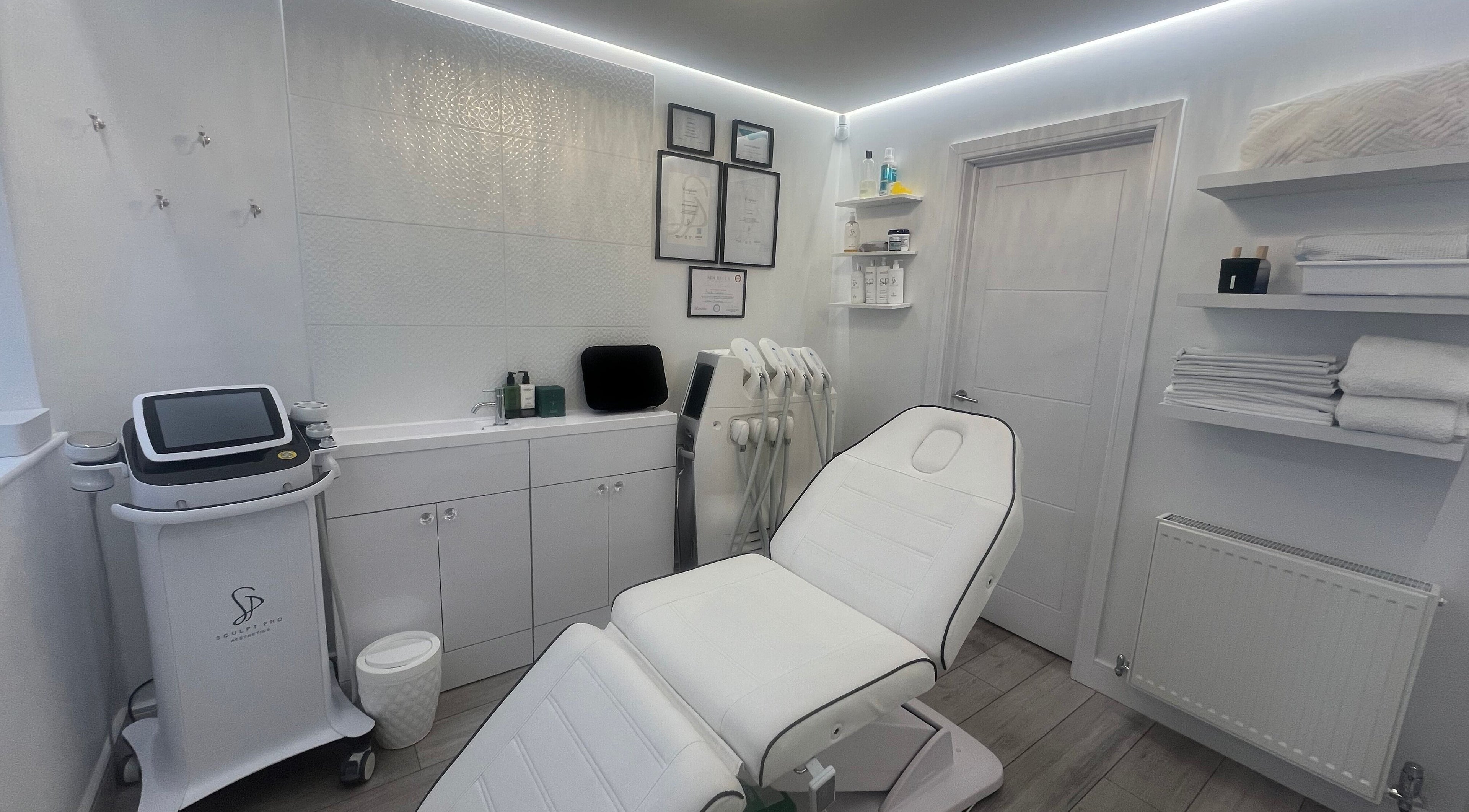 Elegant treatment room at SCULPTED & SKIN incorporating The Fat Freeze Specialist™ in Ware, England, GB.