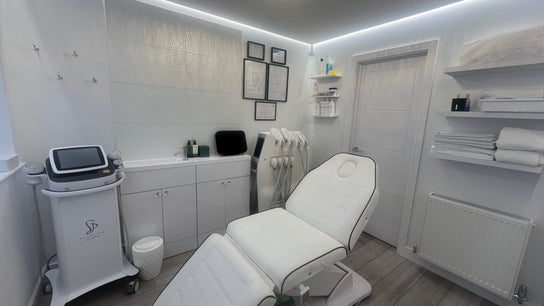 SCULPTED & SKIN  incorporating The Fat Freeze Specialist™
