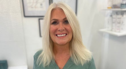 SCULPTED & SKIN  incorporating The Fat Freeze Specialist™ – kuva 3