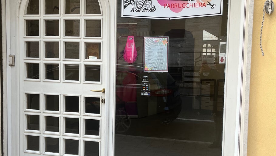Studio donna slika 1