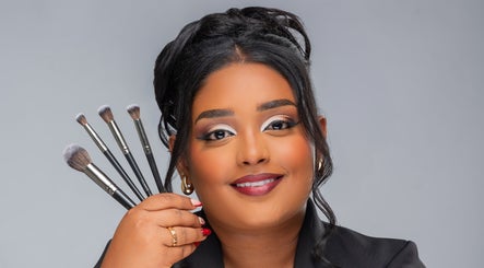Boss Babe Artistry Gy