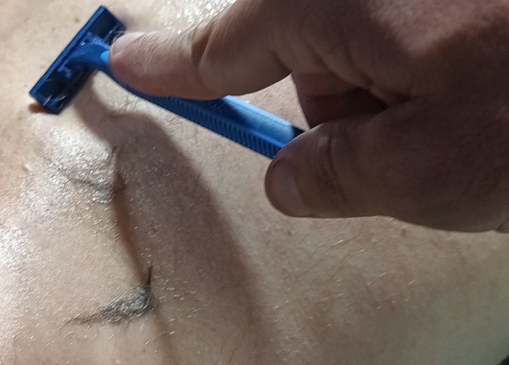 Afeitado corporal en Masajes NANDO y Basthian, Rosario, Santa Fe, AR.