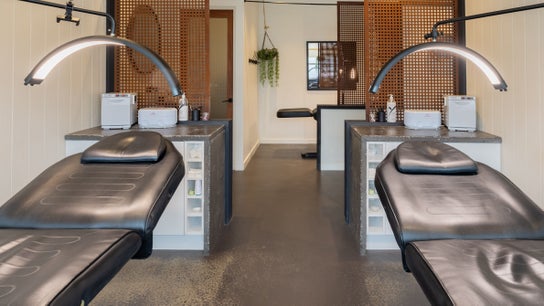 Honey Tusk Eyebrow Studios - Freshwater 2