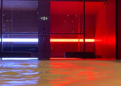 Ambiente spa con luci soffuse a Mamaspa, Ravenna, Emilia-Romagna, IT.
