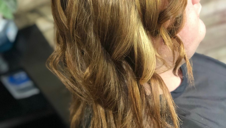Drachens Vivid Eclipse Hair Studio изображение 1