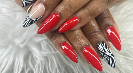 Nubian Nails, bild 2