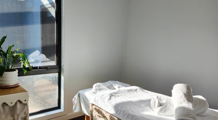 Grace Healing Studio - Massage by Appointment Only image 2