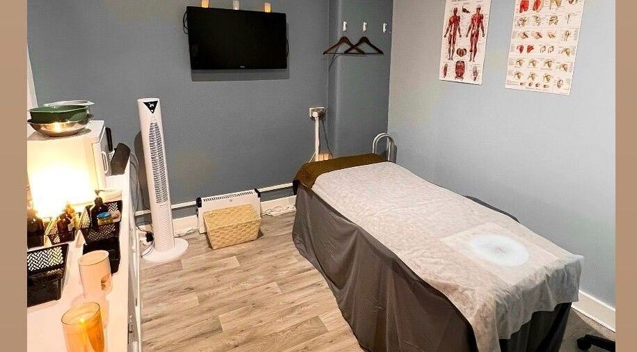 Relaxing massage room at Urban Therapy - Massage Clinic & Body Treatments in London, England, GB.