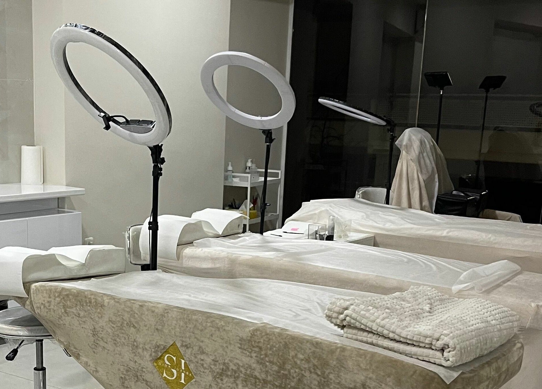 Ησυχη αίθουσα θεραπείας στο Sina Ioanna PMU Studio & Academy, Περιστέρι, GR.