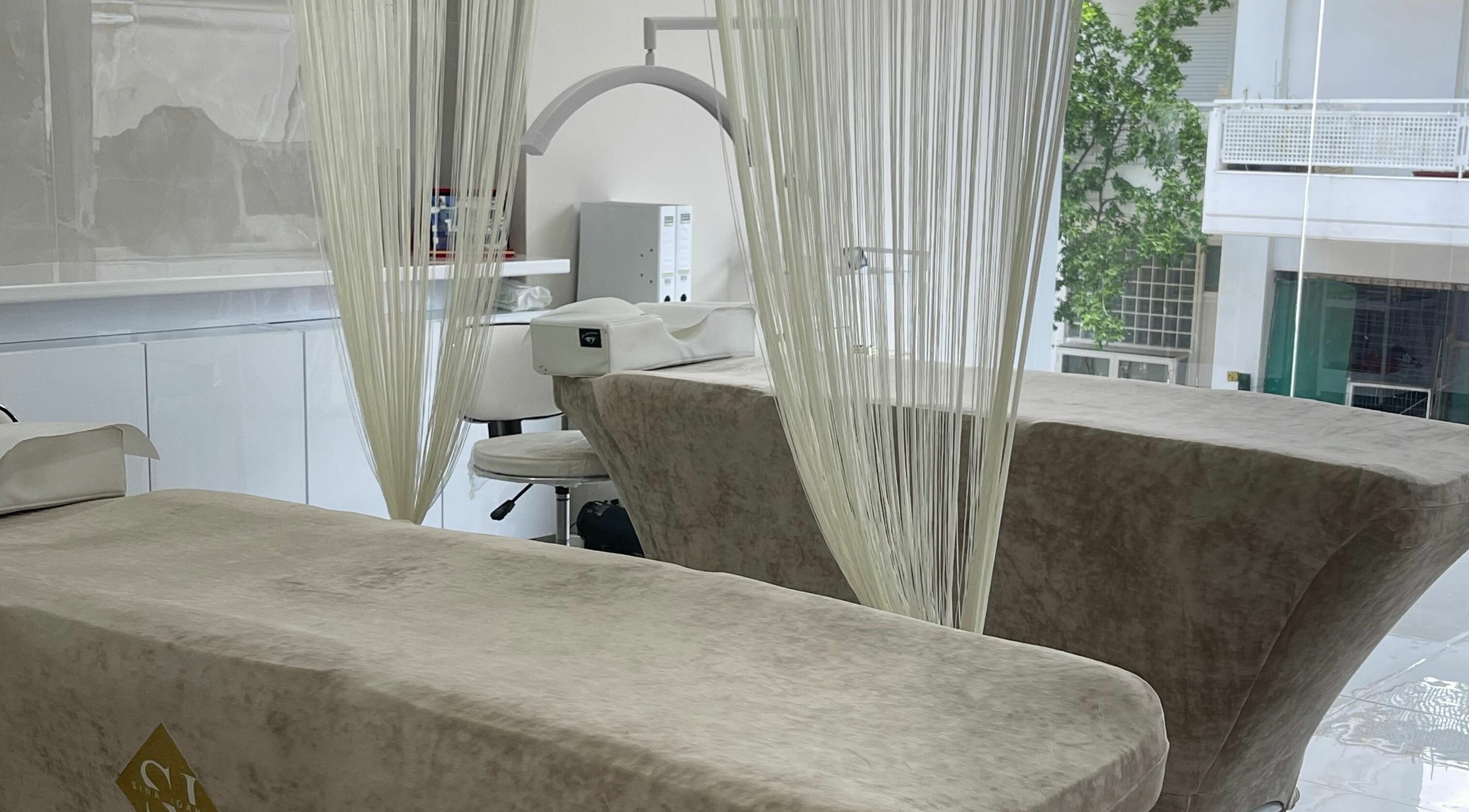 Αίθουσα θεραπευτικών σταθερών στο Sina Ioanna PMU Studio & Academy, Περιστέρι, GR.