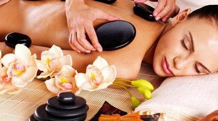 Lily's Beauty Delight / Carlingford Massage Waxing Facial billede 2