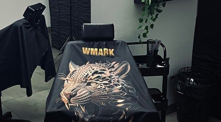 Cadeira estilosa em Pereira DuCorte, Mato Grosso Do Sul, retratando decoração de leopardo.