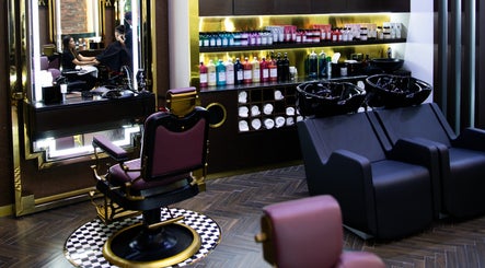 Amber Gents Salon - Damac Mall