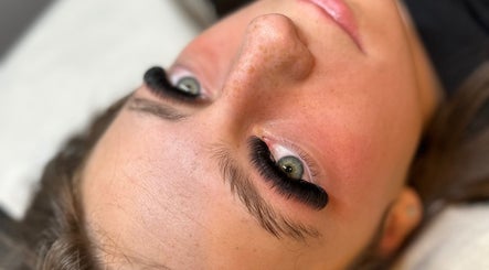 Close-up of eyelash extensions from Glamorlash.ie in Dublin, County Dublin, IE, showcasing long black lashes.