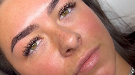 Close-up of expertly applied eyelash extensions at Glamorlash.ie, Dublin, County Dublin, IE.