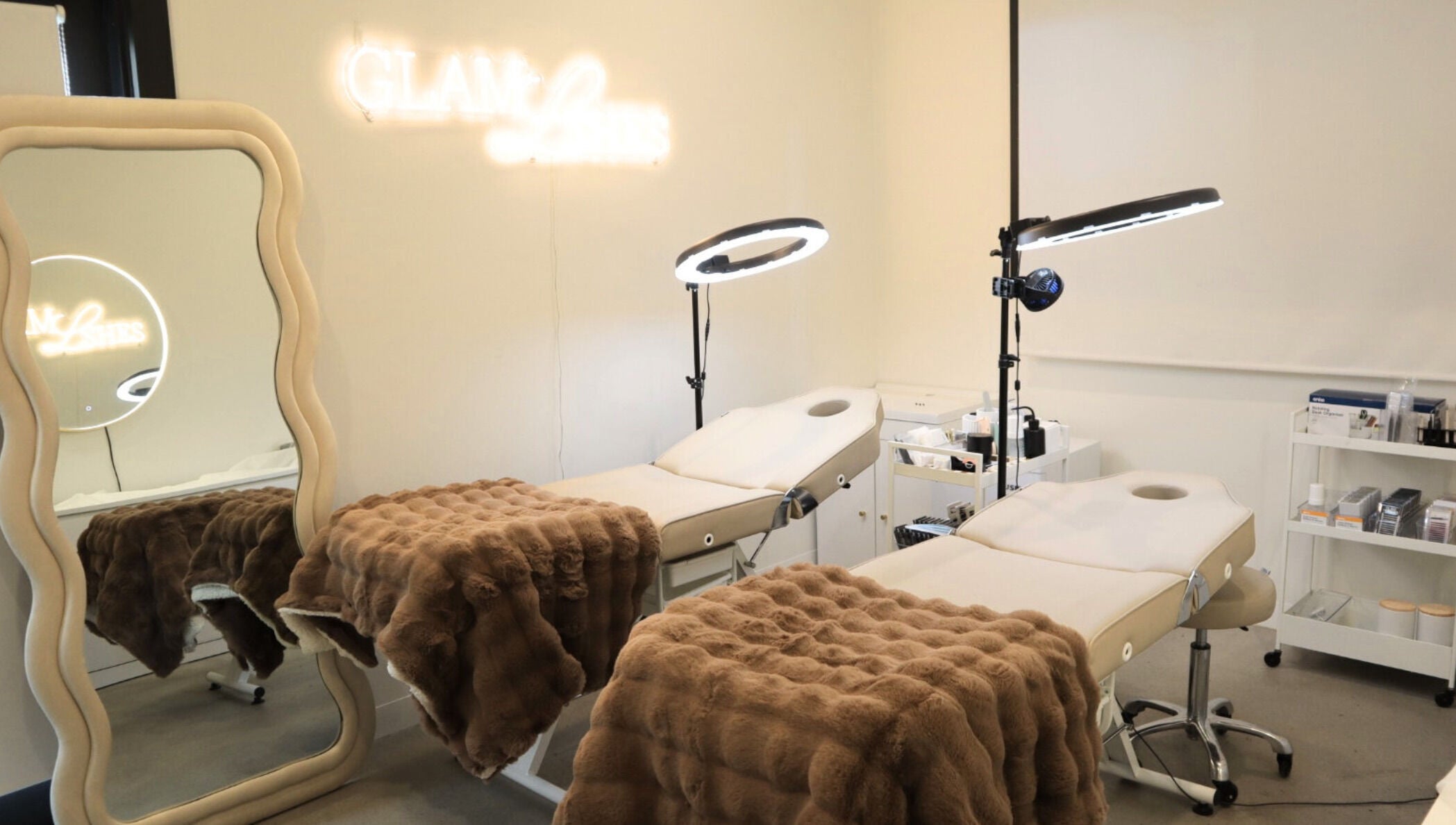 Experience elegance at Glam Lashes Australia, Melbourne, Victoria, AU with cozy beds and chic decor.