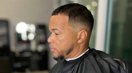 Milez Cutz image 3