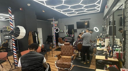 Hector’s Barbershop image 2