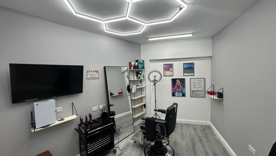 Andrew Richards Barbers – obraz 1