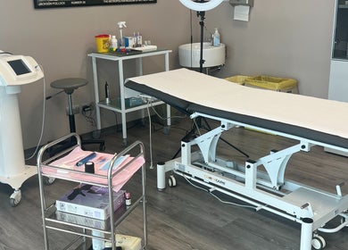 Sala trattamento presso Manuela Poloni Permanent Make Up, San Polo Di Piave, Veneto, IT con attrezzature avanzate.