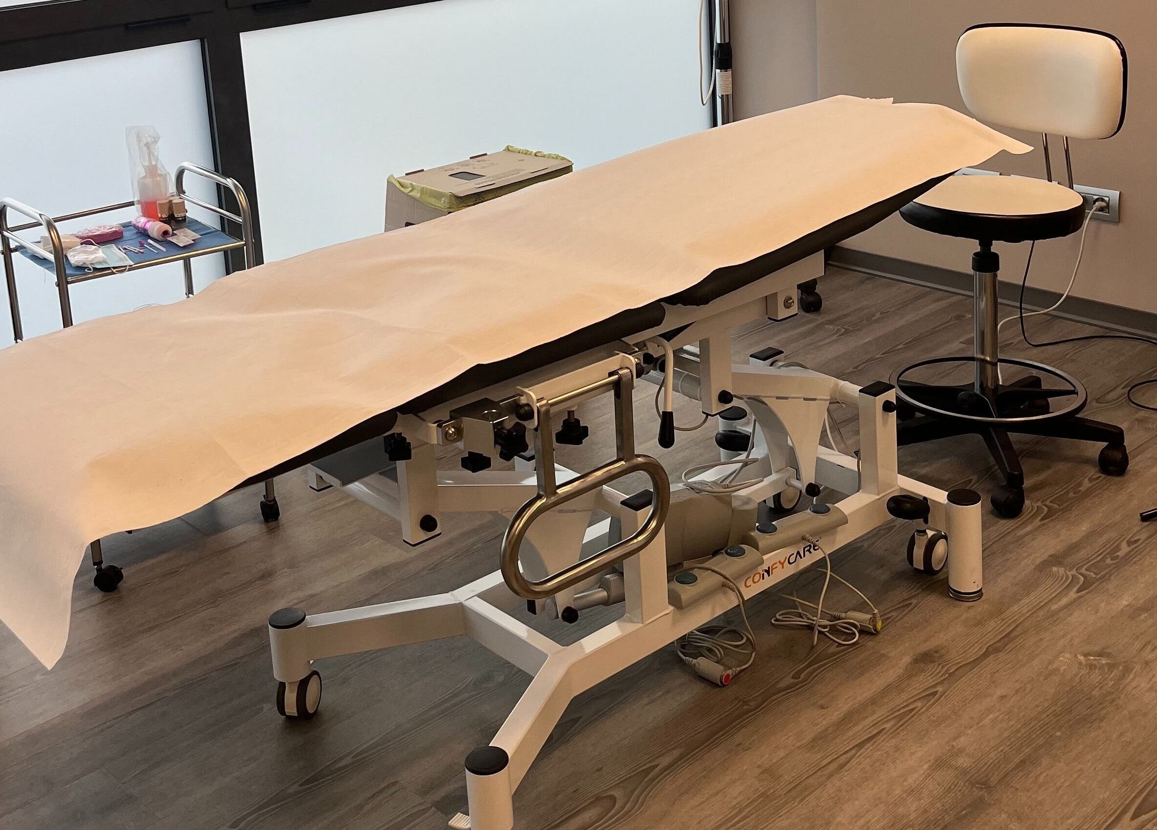 Letto per trattamenti benessere al Manuela Poloni - Castello di Godego, Castello Di Godego, Veneto, IT.