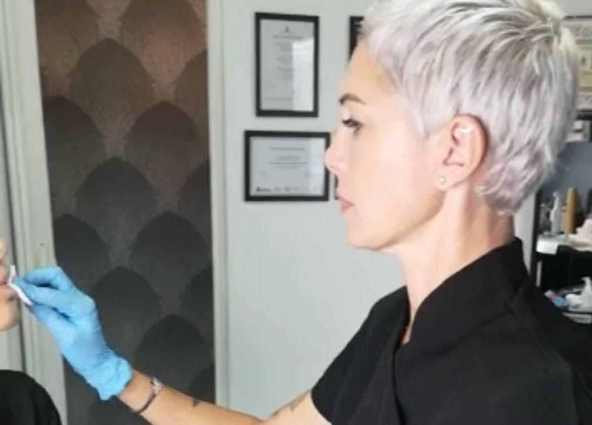 Trattamento estetico presso Manuela Poloni - Castello di Godego, Veneto, IT.