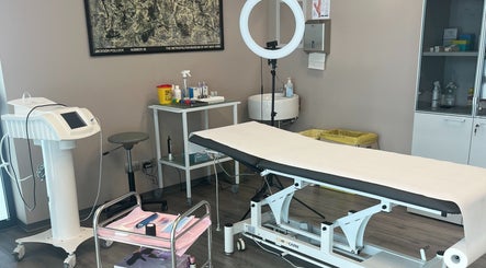 Interno della sala di trattamento presso Manuela Poloni - San Polo di Piave, Veneto, IT con terapia estetica.