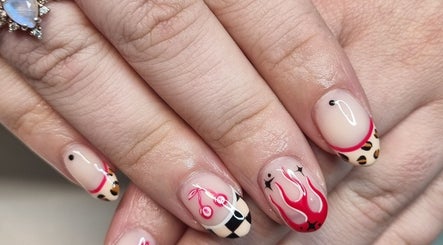 Clawed Nail Studio imagem 2