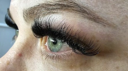 Tiarn's Lash and Brow Studio – kuva 2