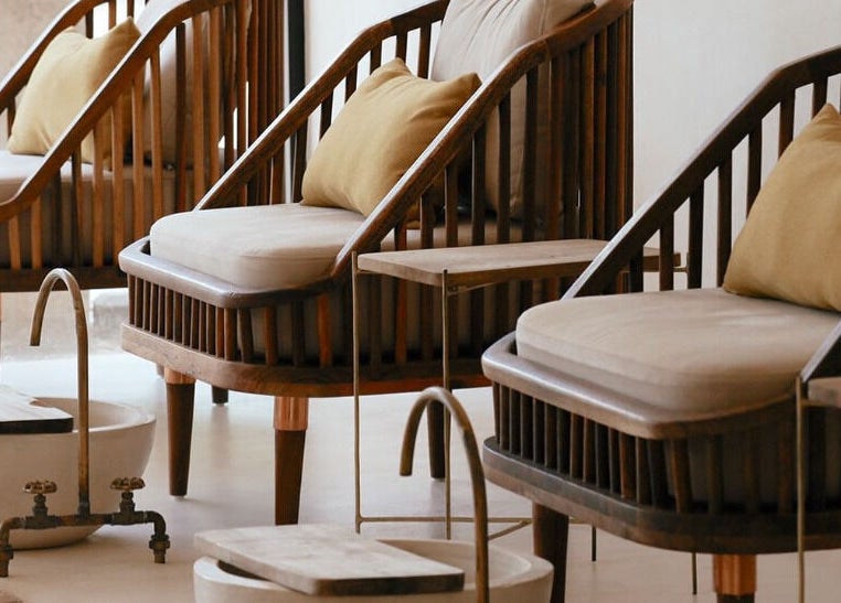 Sillas de spa en Casa Venus, Tulum, Quintana Roo, MX ofrecen confort y elegancia.