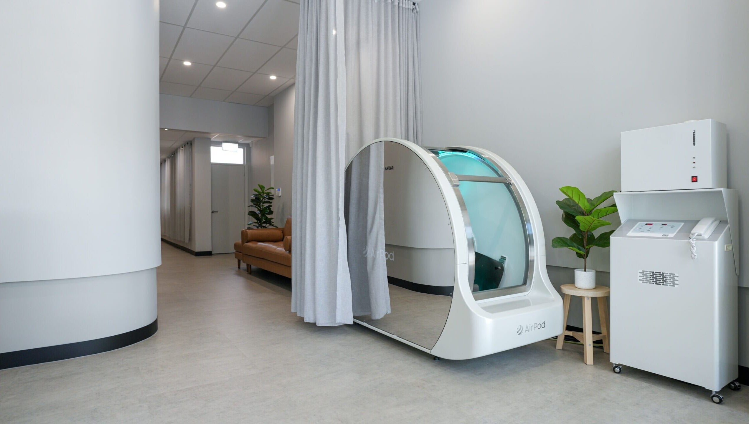 Relaxing hyperbaric pod at Hyperbaric O2 Health, Bowen Hills, Queensland, AU. Inviting wellness space.