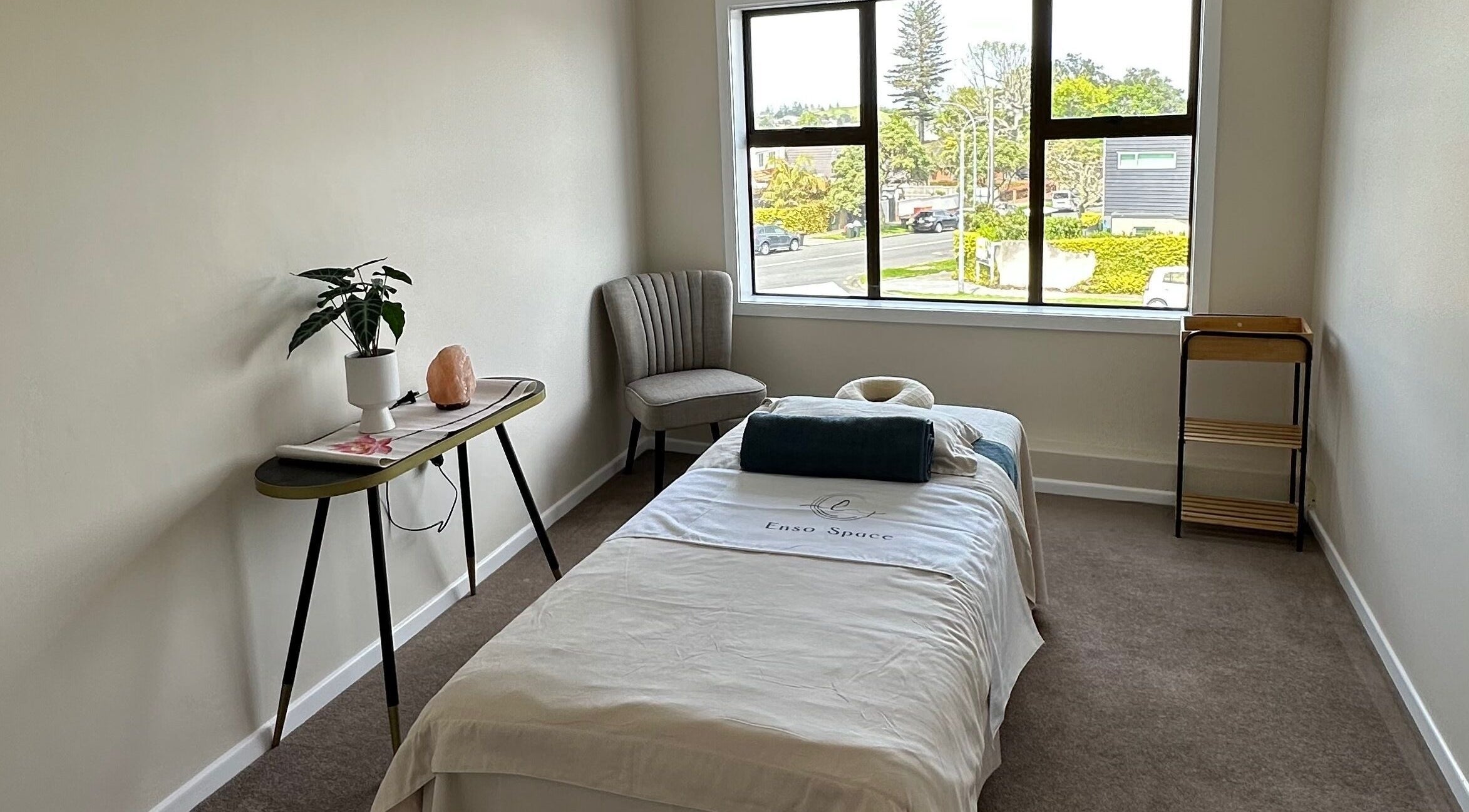 Calming massage room at Enso Space - Massage, Beauty, Tea, Connection, Auckland, Auckland, NZ, with a tranquil vibe.