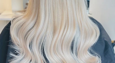 SS Hair – obraz 3