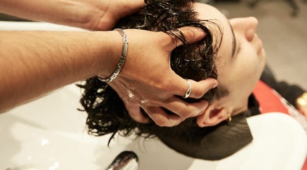 Immagine 3, Teoz Barber