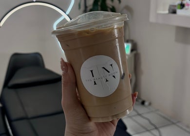 Bebida helada en 𝐈 𝐍 The Beauty Room •Guadalajara•, Zapopan, Jalisco, MX.