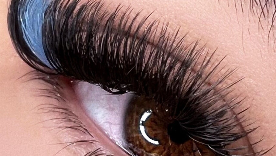 Eyelash by Carla Herrera صورة 1