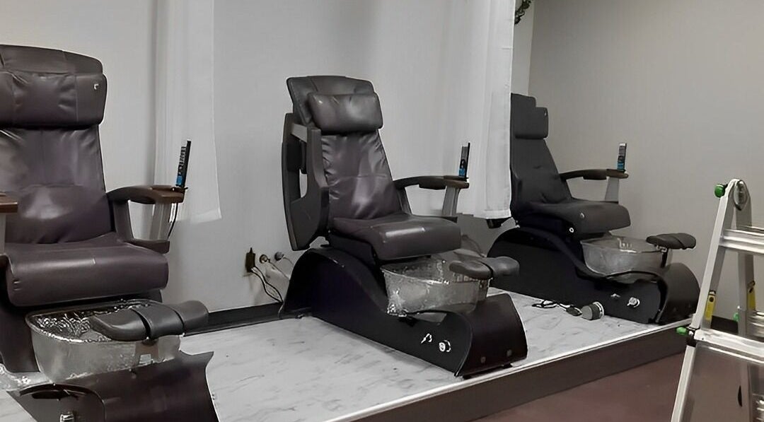 Luxurious pedicure chairs at Chabaa Private Nail Salon in Branson, Missouri, US, offering a serene spa experience.