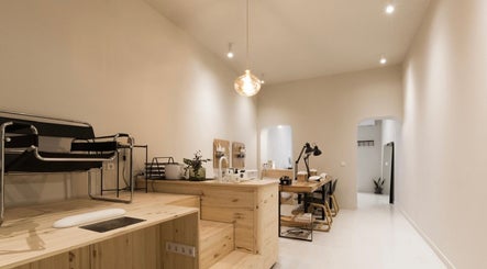 Interior moderno y elegante en FAUSTA, Madrid, Comunidad De Madrid, ES, con diseño minimalista.