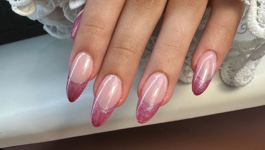 Ally’s Nails Room imagem 1