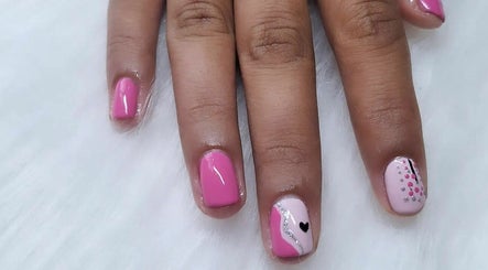 Imagen 3 de Miss Pop Nail Art Studio