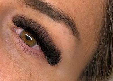 Close-up of eyelash extensions at Charlie May’s Beauty Room, Wallington, England, GB.