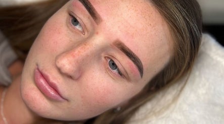 Well-shaped eyebrows at Charlie May’s Beauty Room, Wallington, England, GB provide a refined look.