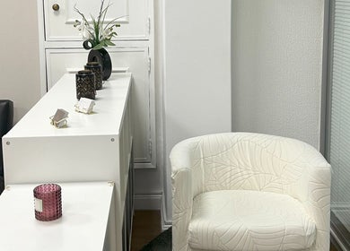 Recepção elegante no Elitania Oliveira Beauty Expertise, Algueirão-Mem Martins, Lisboa, PT.