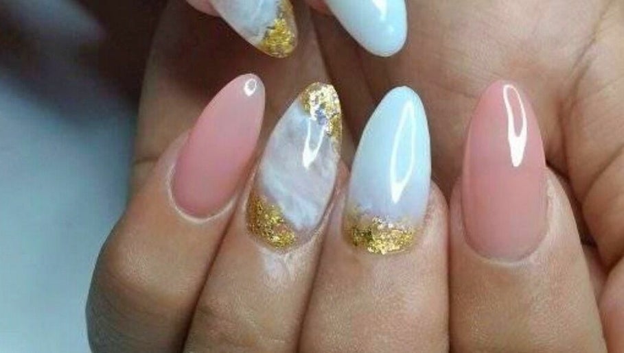 Elegant Nails 1paveikslėlis