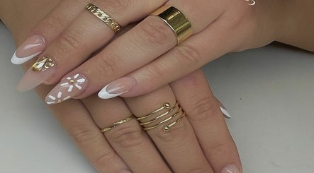 Elegant Nails изображение 2