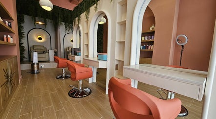 Doux Beauty Salon image 2