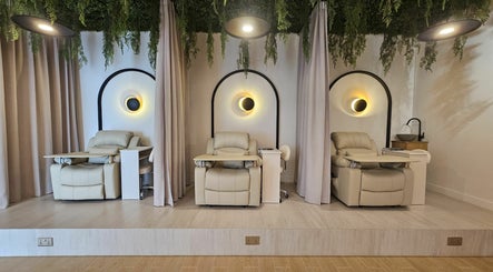 Doux Beauty Salon image 3