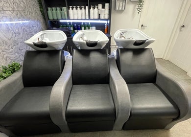 Luxurious washing chairs at The Scissor Psychologist - Aldford, Chester, Chester, England, GB.