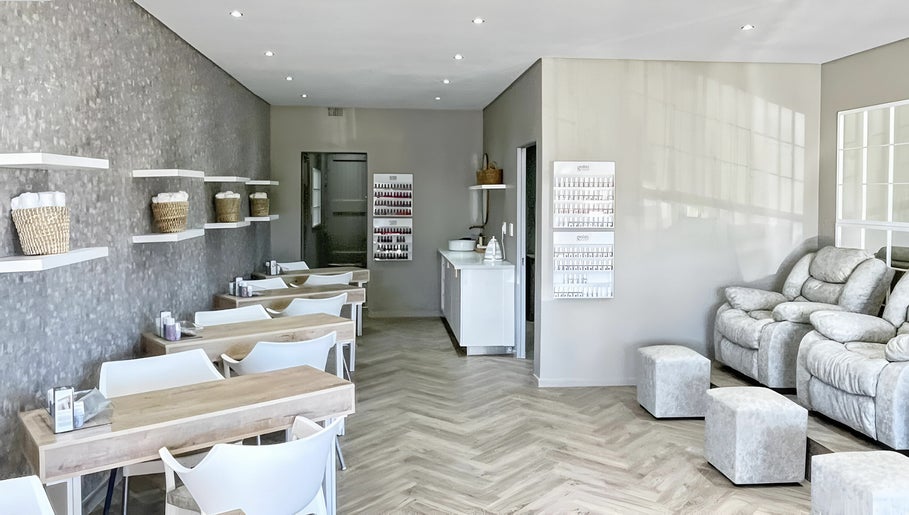 Jacqui J Beauty Salon Bild 1